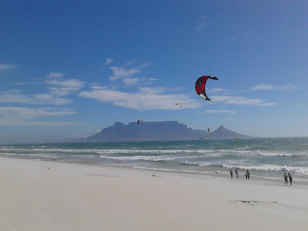 Port House Hotel Bloubergstrand Eksteriør billede