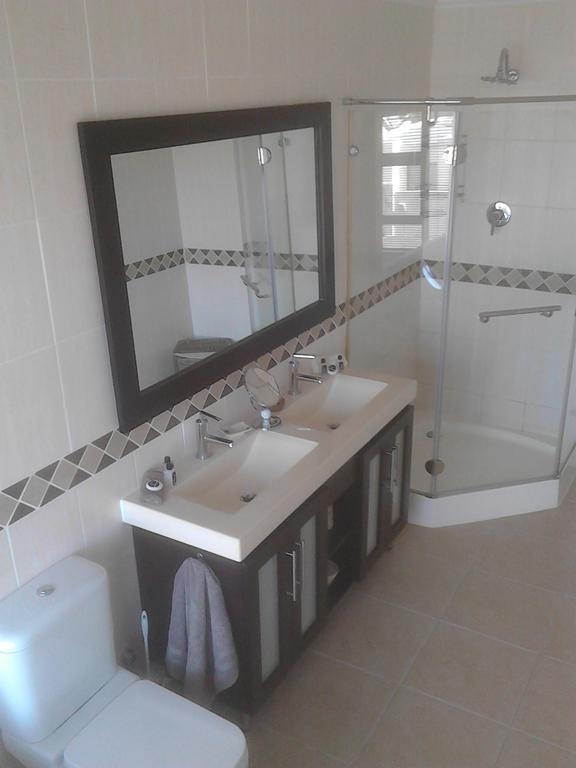 Port House Hotel Bloubergstrand Eksteriør billede